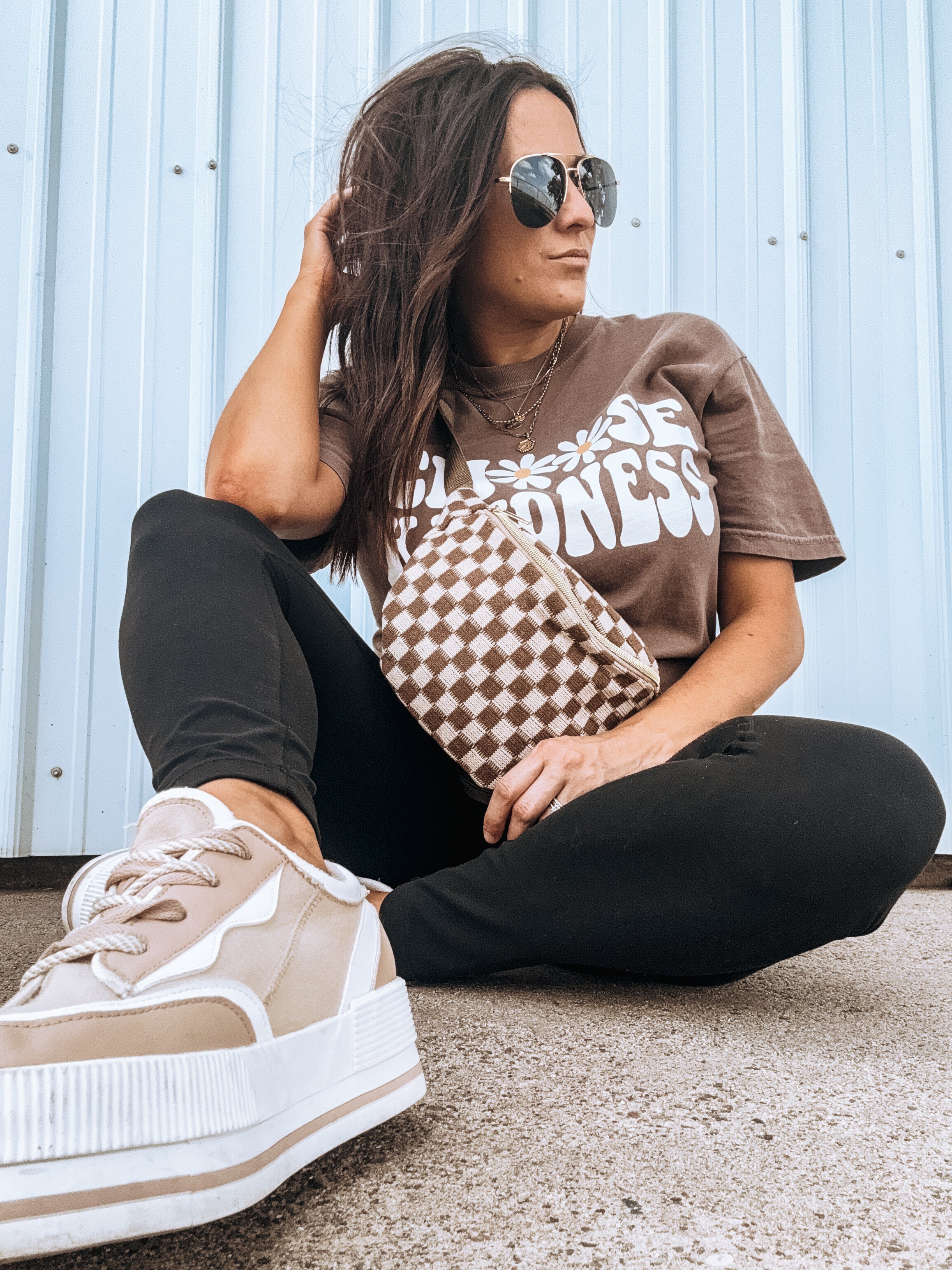 Choose Kindness Espresso Daisy Tee